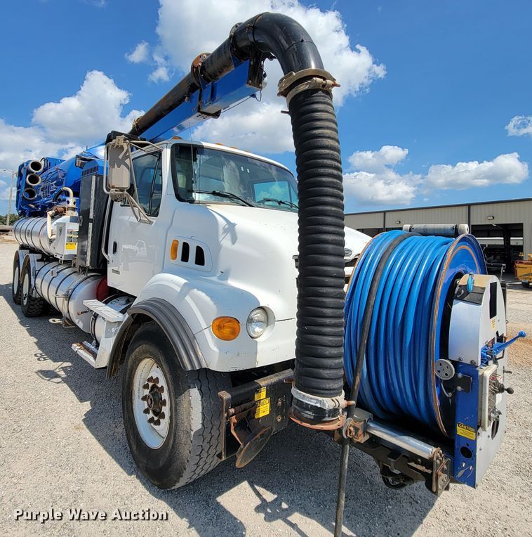 image for item KD9582 2005 Sterling L7500  sewer jetter truck