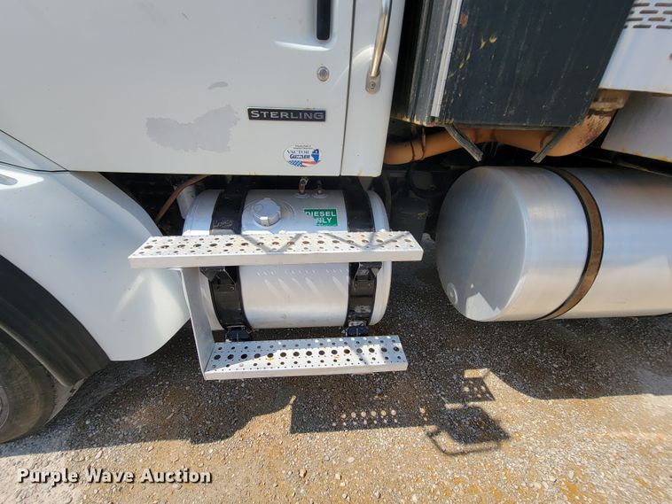 image for item KD9582 2005 Sterling L7500  sewer jetter truck