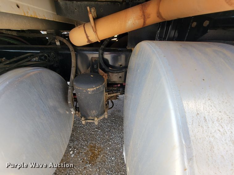 image for item KD9582 2005 Sterling L7500  sewer jetter truck