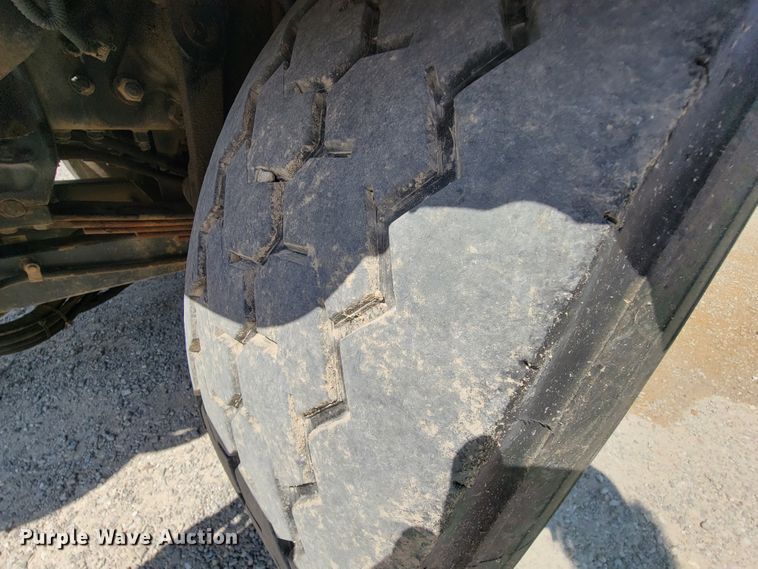 image for item KD9582 2005 Sterling L7500  sewer jetter truck