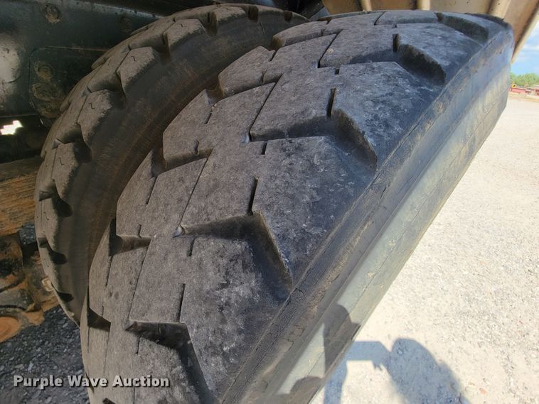 image for item KD9582 2005 Sterling L7500  sewer jetter truck