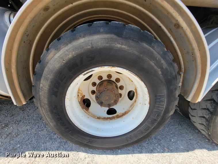 image for item KD9582 2005 Sterling L7500  sewer jetter truck