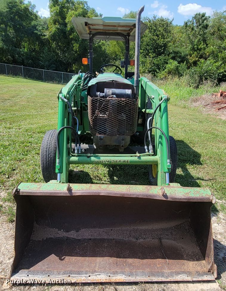 image for item KD9583 1995 John Deere 5200  tractor