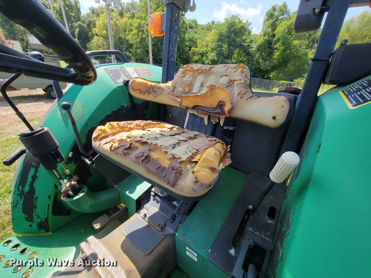 image for item KD9583 1995 John Deere 5200  tractor