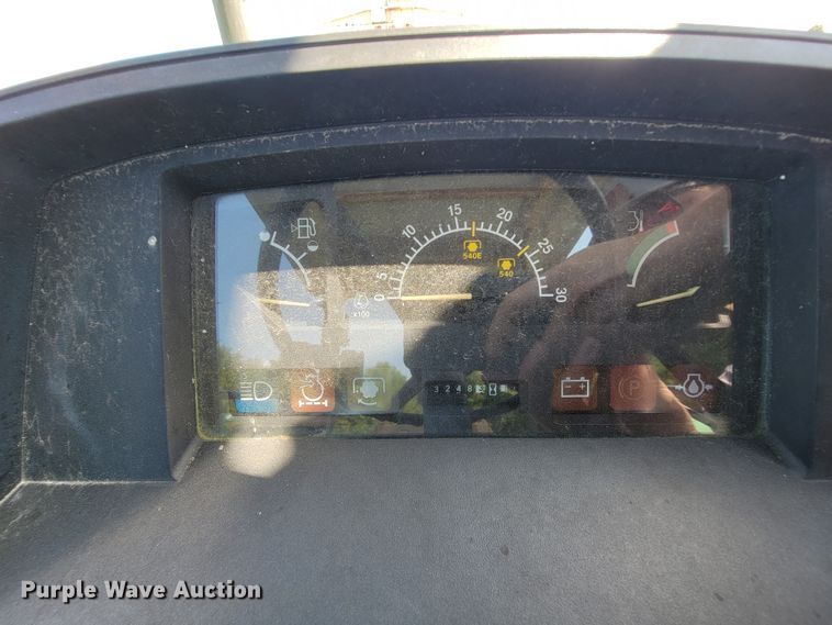 image for item KD9583 1995 John Deere 5200  tractor