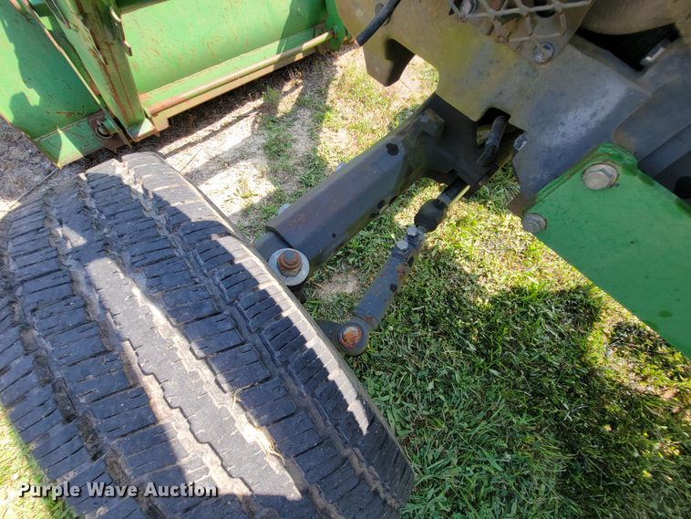 image for item KD9583 1995 John Deere 5200  tractor