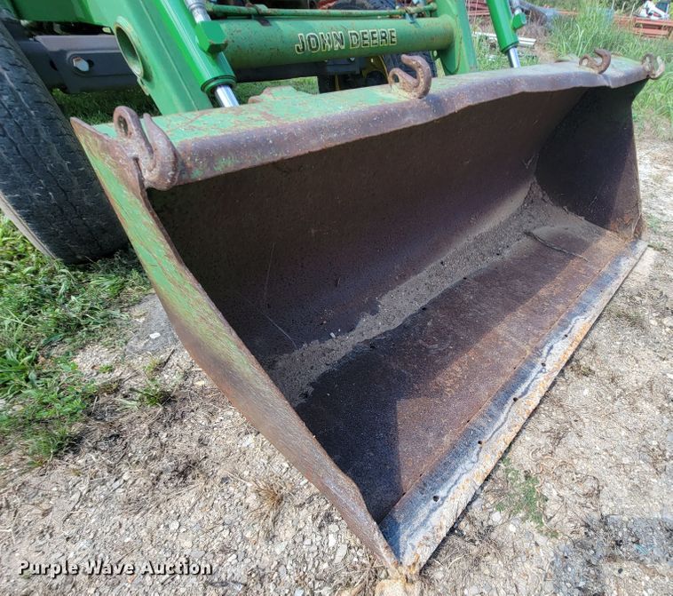 image for item KD9583 1995 John Deere 5200  tractor