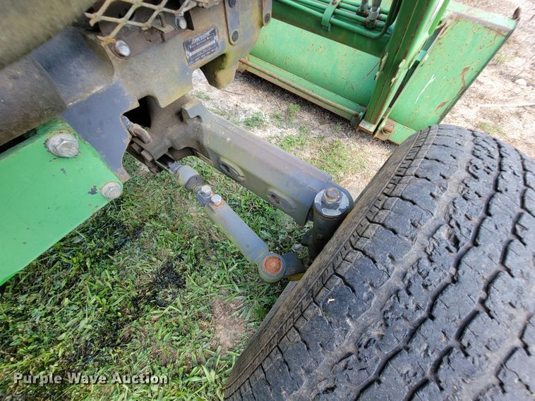 image for item KD9583 1995 John Deere 5200  tractor