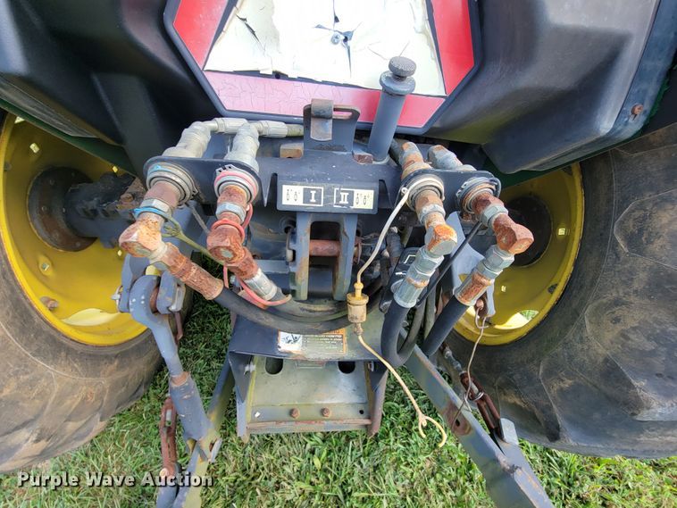 image for item KD9583 1995 John Deere 5200  tractor