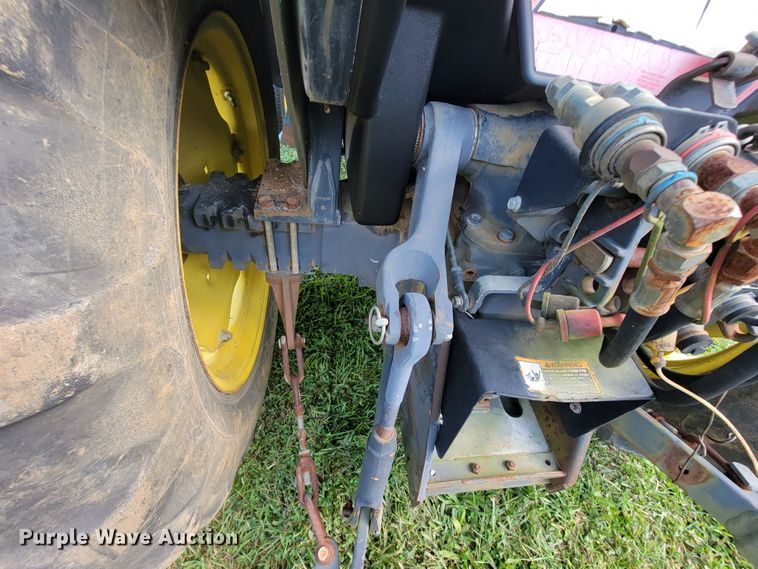 image for item KD9583 1995 John Deere 5200  tractor