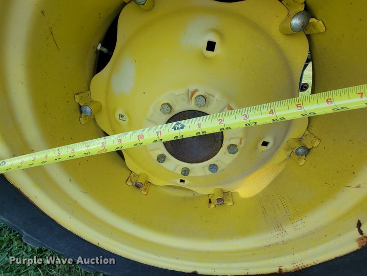 image for item KD9583 1995 John Deere 5200  tractor