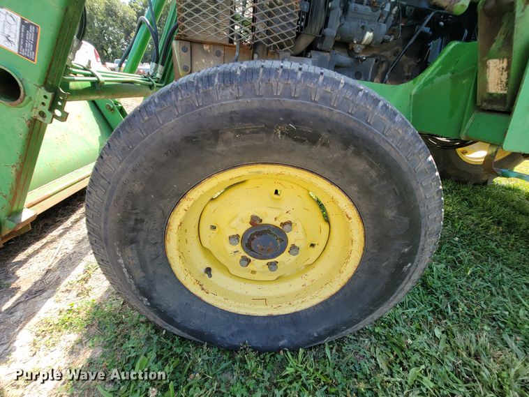 image for item KD9583 1995 John Deere 5200  tractor