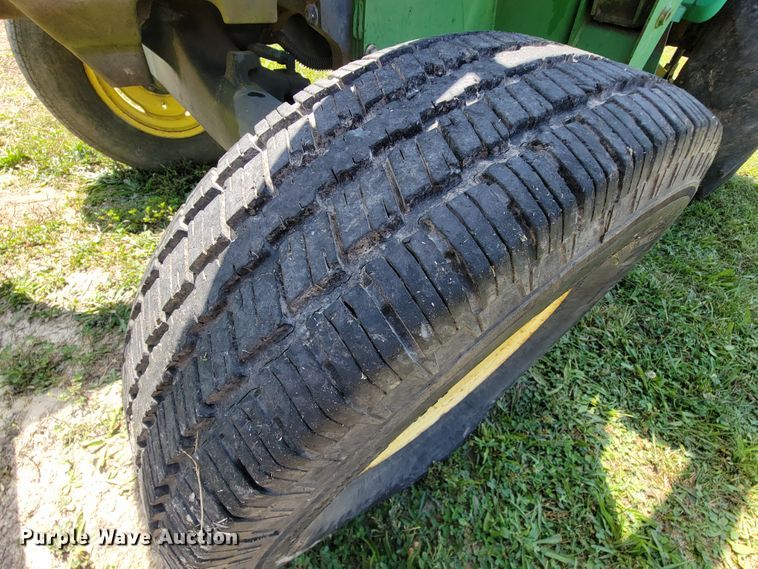 image for item KD9583 1995 John Deere 5200  tractor