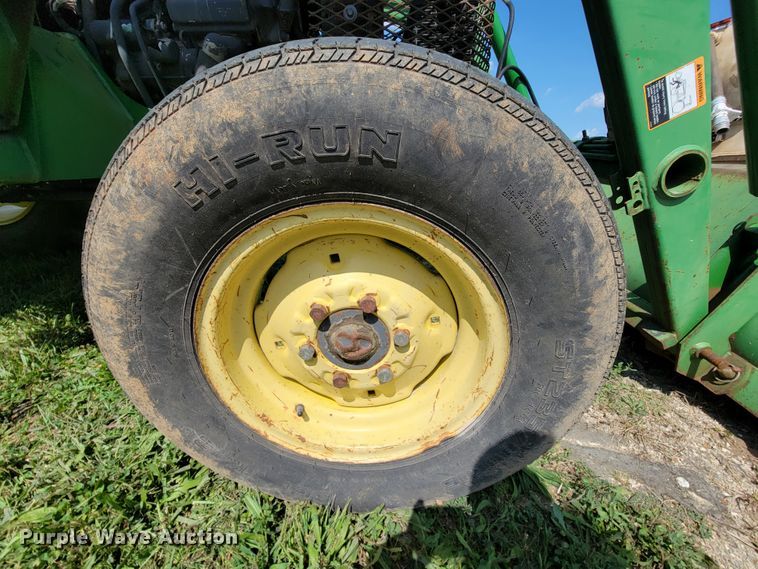 image for item KD9583 1995 John Deere 5200  tractor