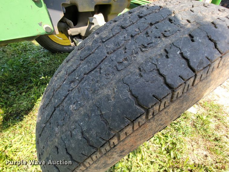 image for item KD9583 1995 John Deere 5200  tractor