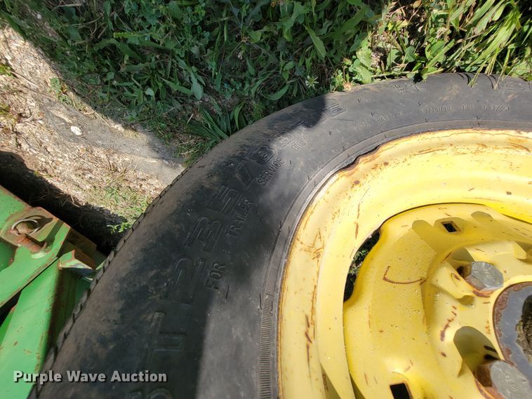 image for item KD9583 1995 John Deere 5200  tractor