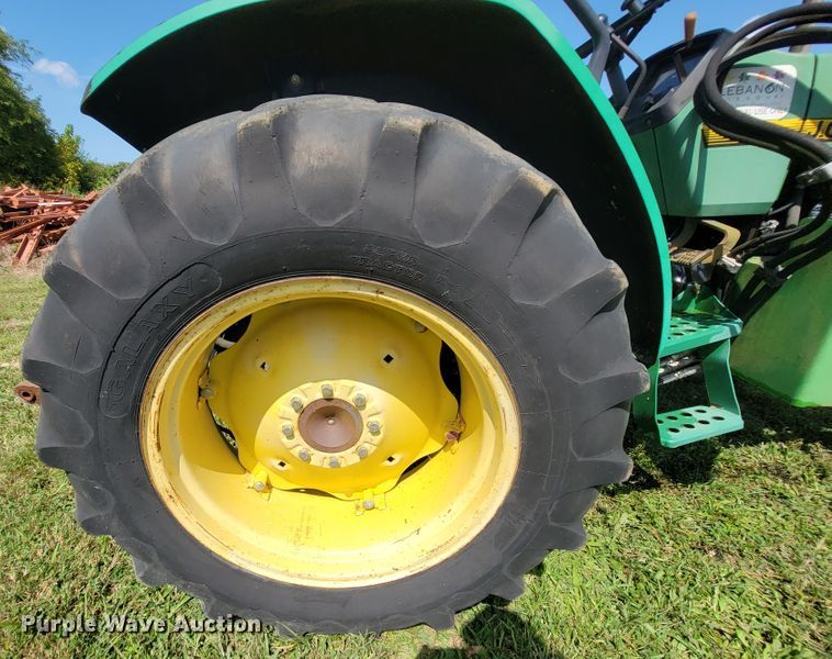 image for item KD9583 1995 John Deere 5200  tractor
