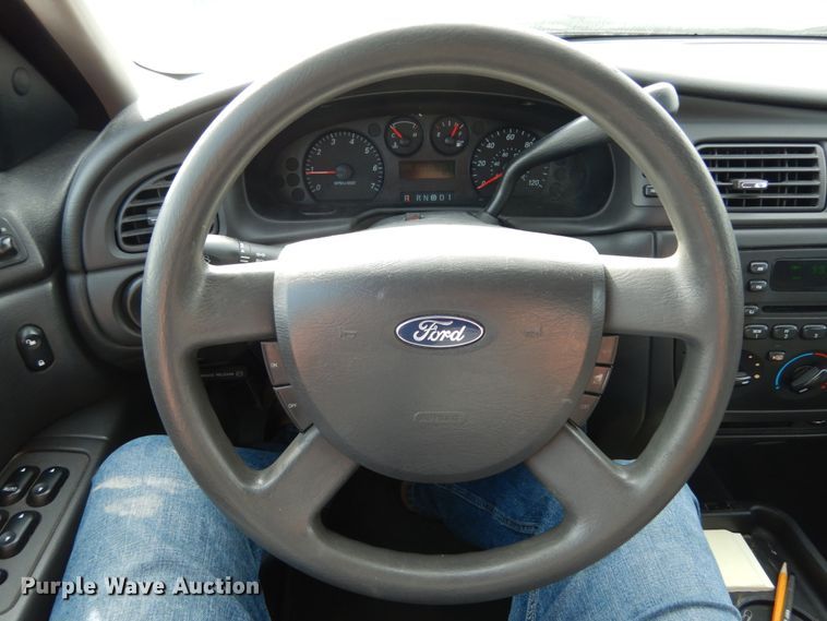 image for item KI9485 2005 Ford Taurus SE