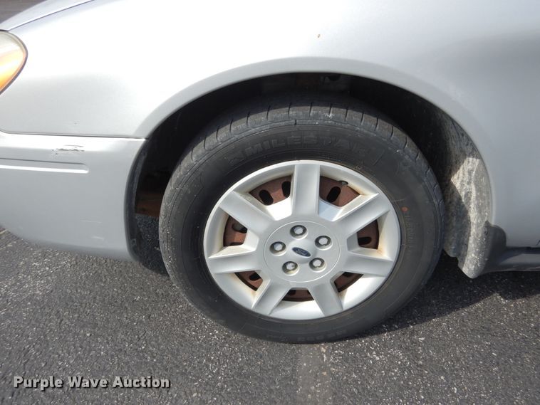 image for item KI9485 2005 Ford Taurus SE