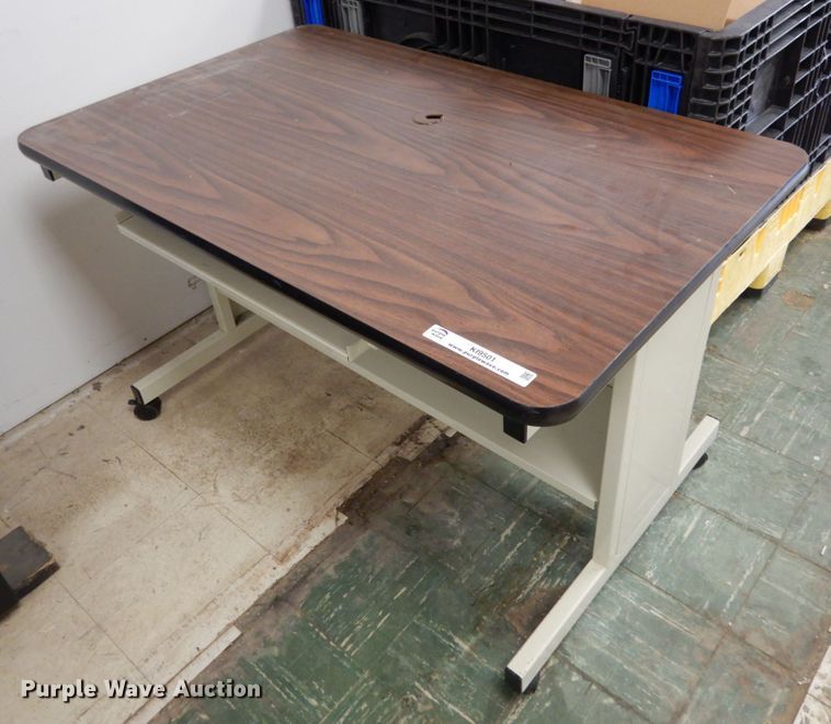 image for item KI9501 (2) desks