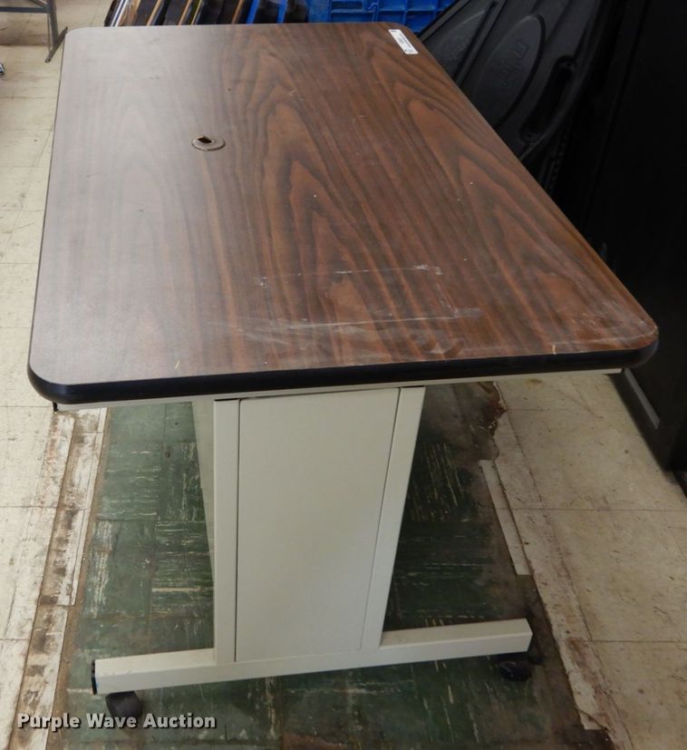 image for item KI9501 (2) desks