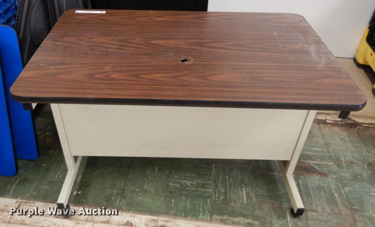 image for item KI9501 (2) desks