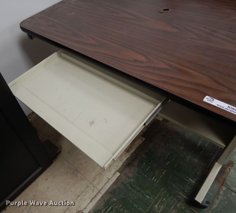 image for item KI9501 (2) desks