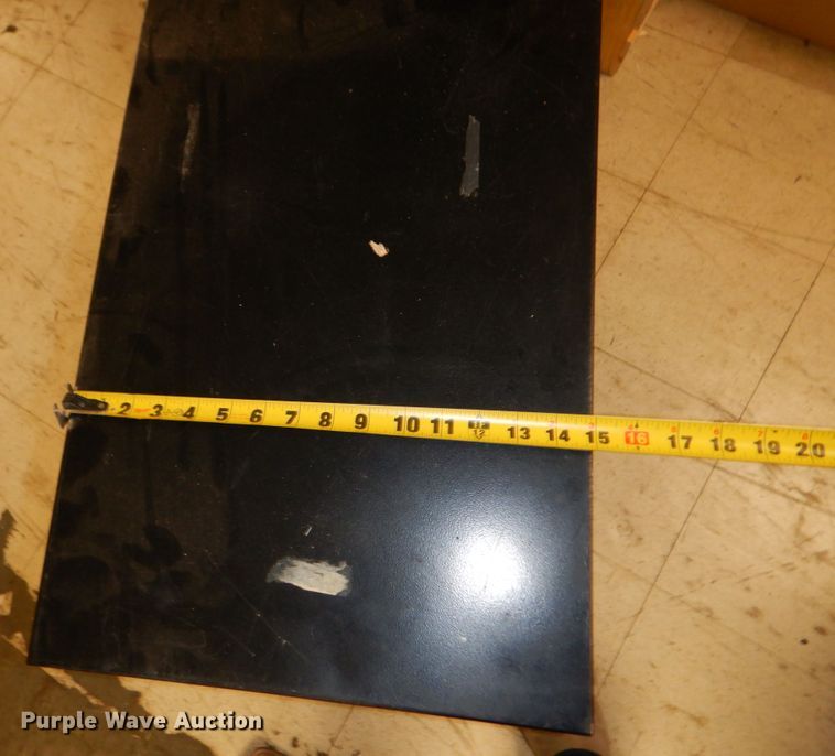 image for item KI9506 (6) filing cabinets