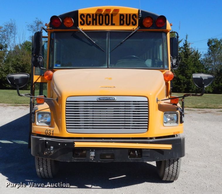 image for item KI9531 2003 Freightliner FS65 Thomas Built  school bus