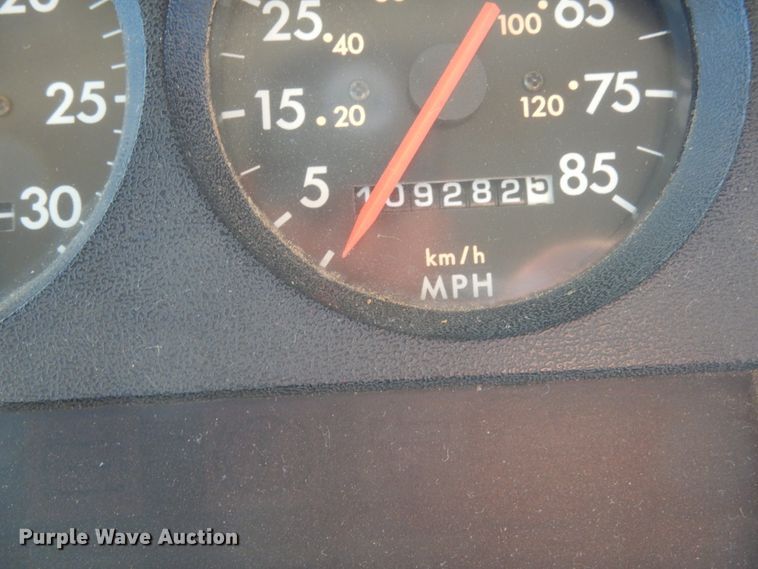 image for item KI9531 2003 Freightliner FS65 Thomas Built  school bus