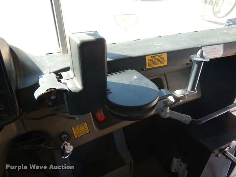 image for item KI9531 2003 Freightliner FS65 Thomas Built  school bus