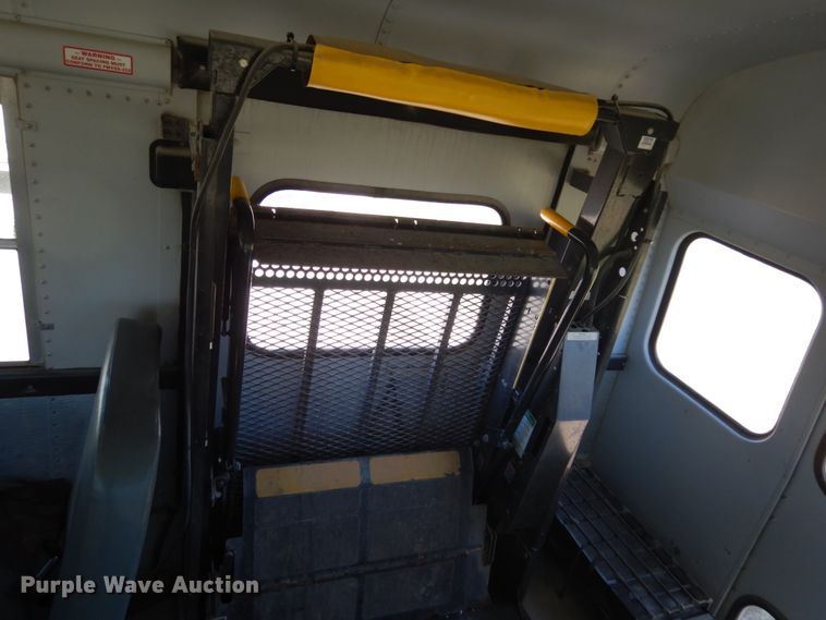 image for item KI9531 2003 Freightliner FS65 Thomas Built  school bus