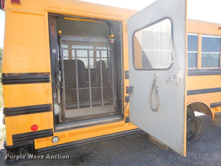 image for item KI9531 2003 Freightliner FS65 Thomas Built  school bus