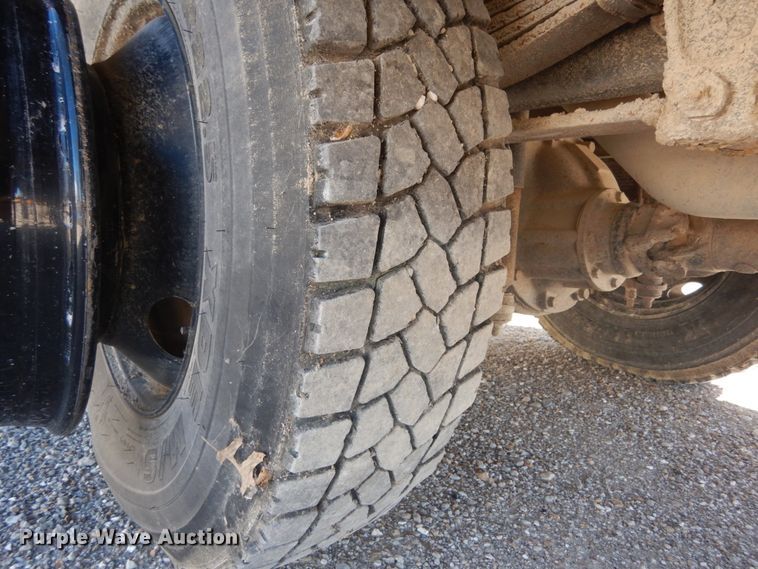 image for item KI9531 2003 Freightliner FS65 Thomas Built  school bus