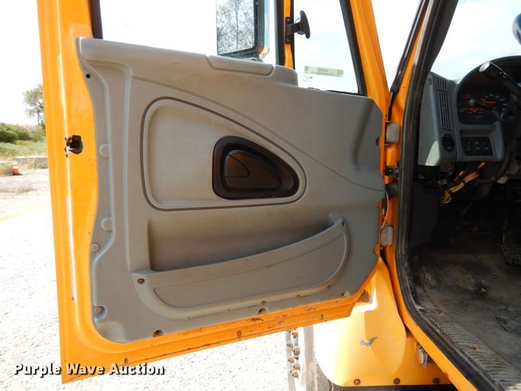 image for item KI9540 2006 International WorkStar 7400  dump truck