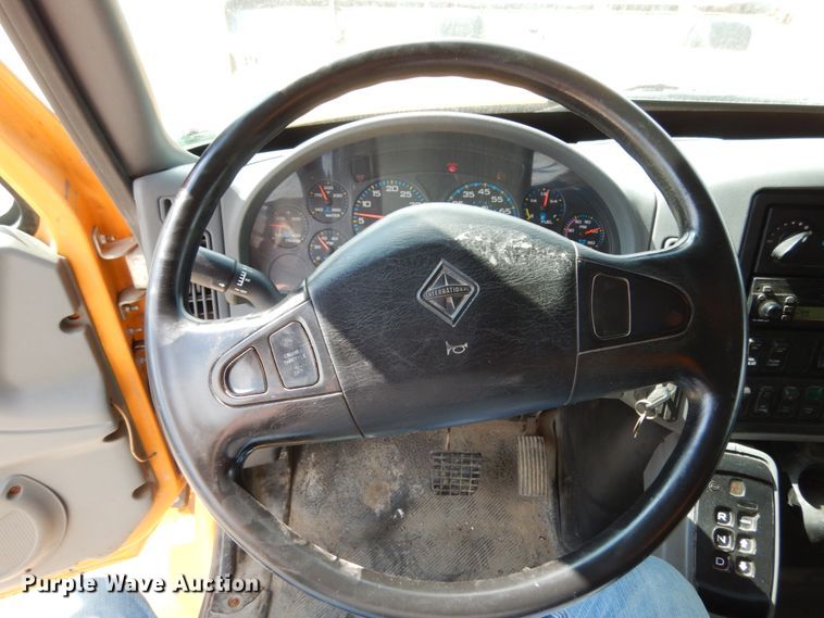 image for item KI9540 2006 International WorkStar 7400  dump truck