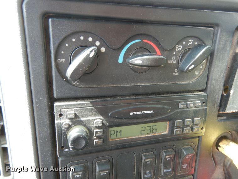 image for item KI9540 2006 International WorkStar 7400  dump truck