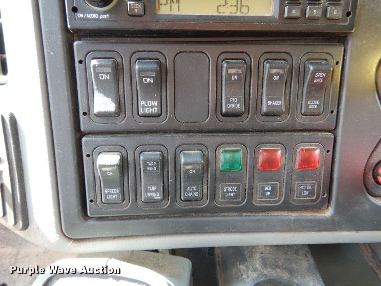 image for item KI9540 2006 International WorkStar 7400  dump truck