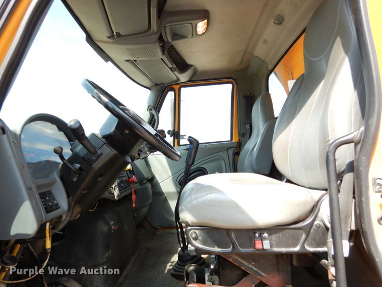 image for item KI9542 2006 International WorkStar 7500  dump truck