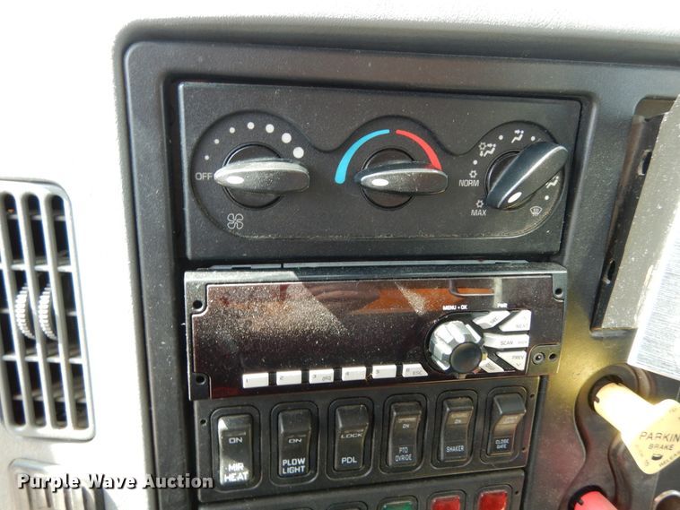 image for item KI9542 2006 International WorkStar 7500  dump truck