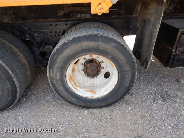 image for item KI9542 2006 International WorkStar 7500  dump truck