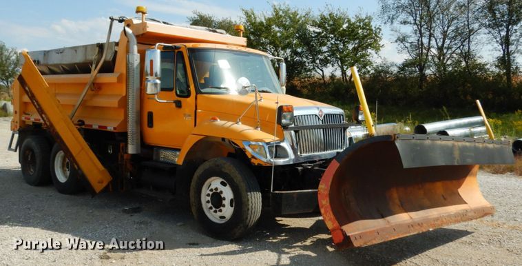 image for item KI9544 2004 International WorkStar 7500  dump truck