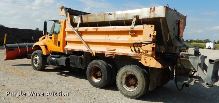 image for item KI9544 2004 International WorkStar 7500  dump truck