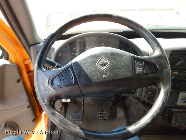 image for item KI9544 2004 International WorkStar 7500  dump truck