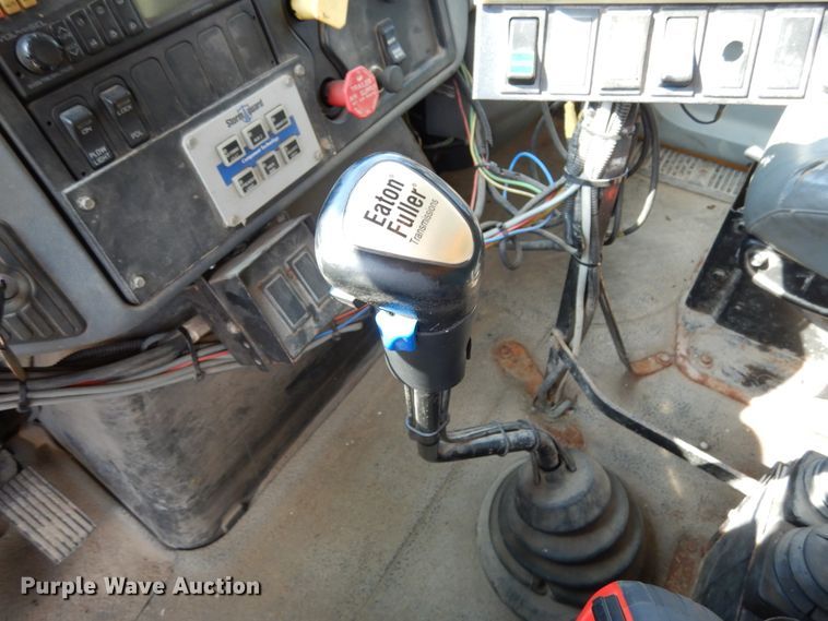 image for item KI9544 2004 International WorkStar 7500  dump truck