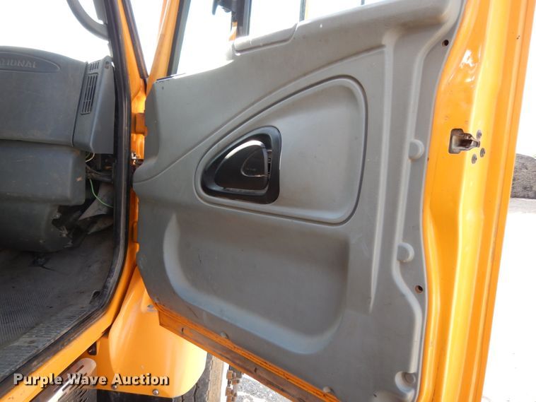 image for item KI9544 2004 International WorkStar 7500  dump truck