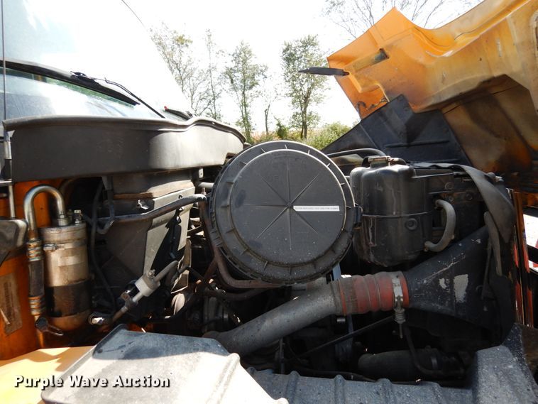 image for item KI9544 2004 International WorkStar 7500  dump truck