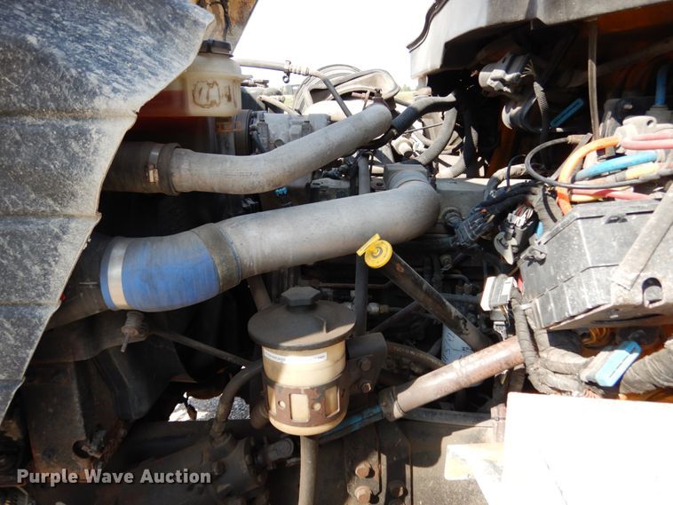 image for item KI9544 2004 International WorkStar 7500  dump truck