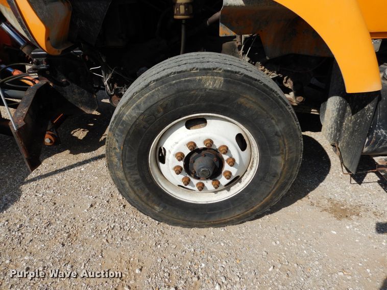 image for item KI9544 2004 International WorkStar 7500  dump truck