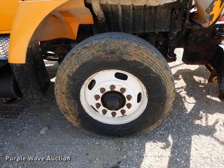 image for item KI9544 2004 International WorkStar 7500  dump truck